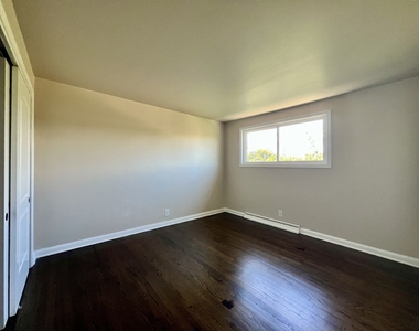 5025 Suffield Court - Photo Thumbnail 7