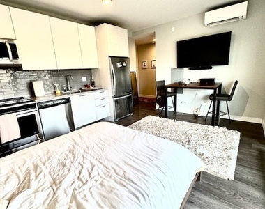 2407 W Eastwood Avenue - Photo Thumbnail 4