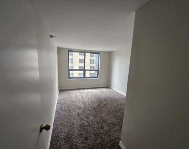 401 E Ontario Street - Photo Thumbnail 5