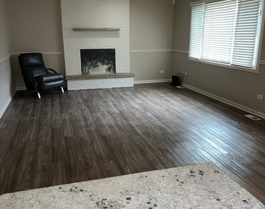 17007 Marilyn Drive - Photo Thumbnail 5