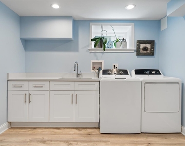 3746 N Lakewood Avenue - Photo Thumbnail 16