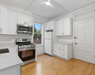 3746 N Lakewood Avenue - Photo Thumbnail 6