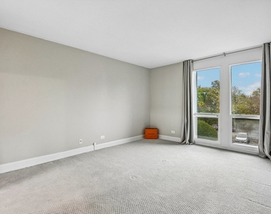 1301 N Western Avenue - Photo Thumbnail 14