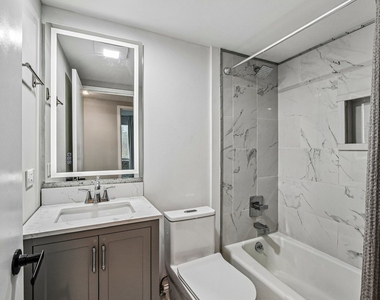 1301 N Western Avenue - Photo Thumbnail 19