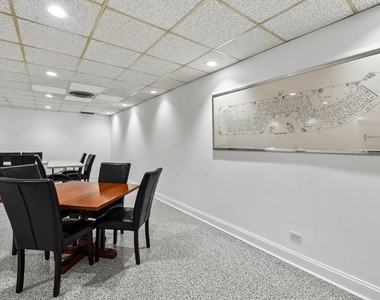 1301 N Western Avenue - Photo Thumbnail 30