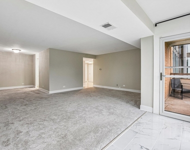 1301 N Western Avenue - Photo Thumbnail 3
