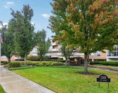 1301 N Western Avenue - Photo Thumbnail 32