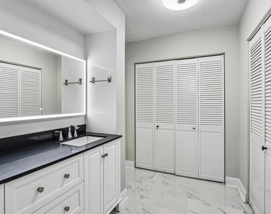 1301 N Western Avenue - Photo Thumbnail 16