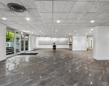 1301 N Western Avenue - Photo Thumbnail 29