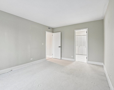 1301 N Western Avenue - Photo Thumbnail 15
