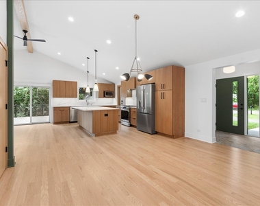 12405 S 75th Avenue - Photo Thumbnail 3