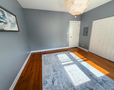 4201 N Sawyer Avenue - Photo Thumbnail 7