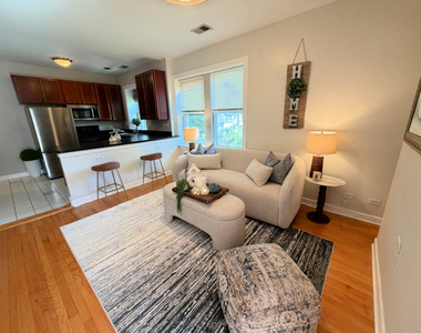 4201 N Sawyer Avenue - Photo Thumbnail 1
