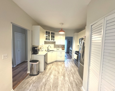 1291 Rhodes Lane - Photo Thumbnail 3