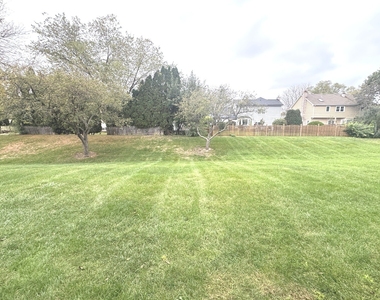 1291 Rhodes Lane - Photo Thumbnail 20