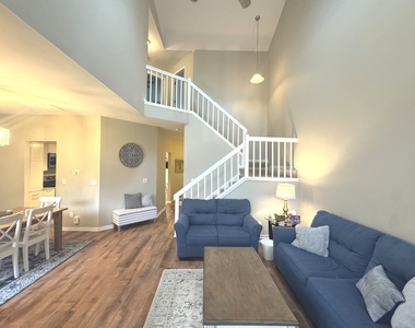 1291 Rhodes Lane - Photo Thumbnail 8