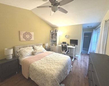 1291 Rhodes Lane - Photo Thumbnail 13