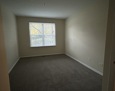 1221 Brookdale Drive - Photo Thumbnail 12