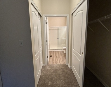 1221 Brookdale Drive - Photo Thumbnail 11