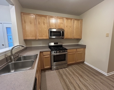 1221 Brookdale Drive - Photo Thumbnail 2