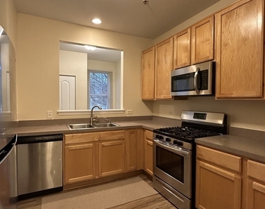1221 Brookdale Drive - Photo Thumbnail 4