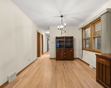 3927 N Pontiac Avenue - Photo Thumbnail 2