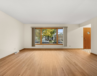 3927 N Pontiac Avenue - Photo Thumbnail 4