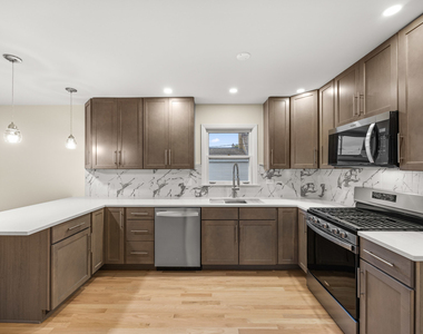 3927 N Pontiac Avenue - Photo Thumbnail 7