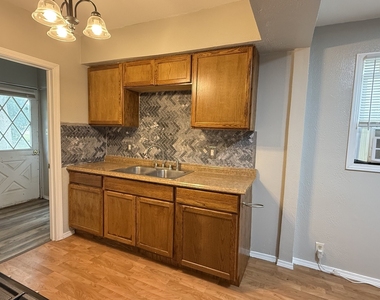 2642 Hanson Street - Photo Thumbnail 5
