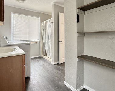 2642 Hanson Street - Photo Thumbnail 9