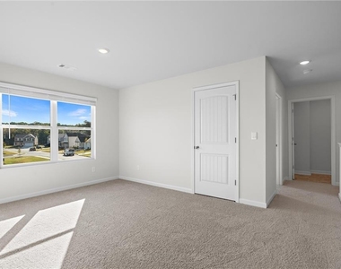 368 Belmont Drive - Photo Thumbnail 24