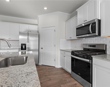 368 Belmont Drive - Photo Thumbnail 6