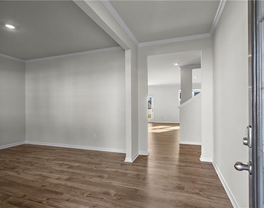 368 Belmont Drive - Photo Thumbnail 3
