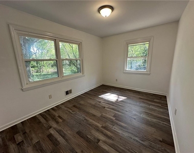 771 Prince Terrace - Photo Thumbnail 1