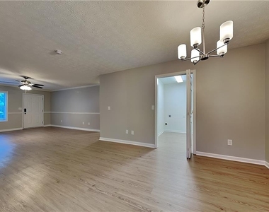 3920 Carlton Cove Court - Photo Thumbnail 4
