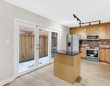 601 South Boulevard - Photo Thumbnail 5