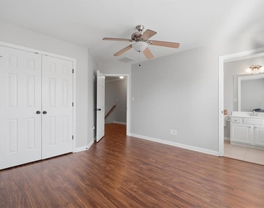 4428 Grove Field Park - Photo Thumbnail 23