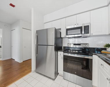 512 N Mcclurg Court - Photo Thumbnail 8