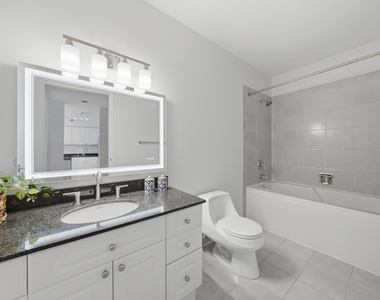512 N Mcclurg Court - Photo Thumbnail 9