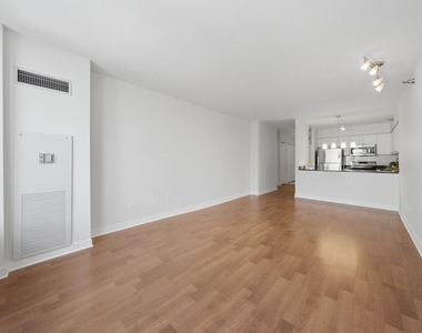 512 N Mcclurg Court - Photo Thumbnail 4