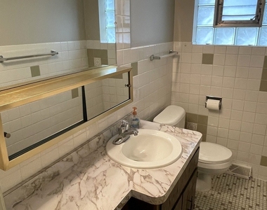 569 W Crockett Avenue - Photo Thumbnail 8