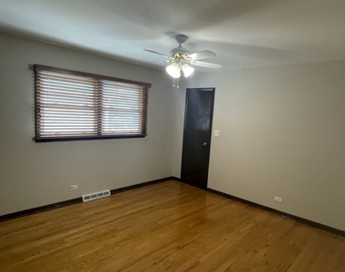 569 W Crockett Avenue - Photo Thumbnail 3