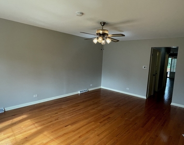 569 W Crockett Avenue - Photo Thumbnail 1