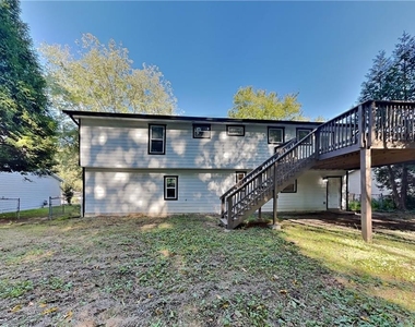 2460 Wagon Trace - Photo Thumbnail 16