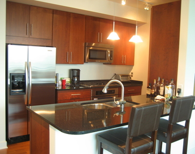 505 N Mcclurg Court - Photo Thumbnail 7