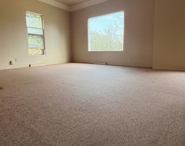 307 N Raynor Avenue - Photo Thumbnail 4