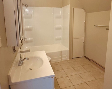 307 N Raynor Avenue - Photo Thumbnail 12