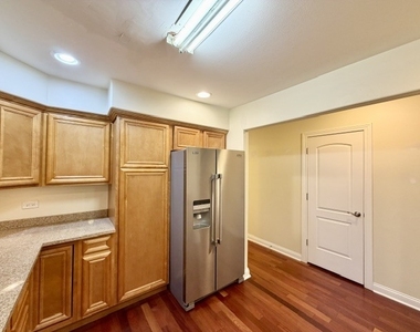 752 Ripple Brook Court - Photo Thumbnail 7
