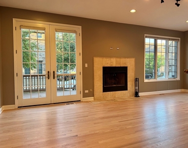 1522 Stonegate Manor - Photo Thumbnail 1