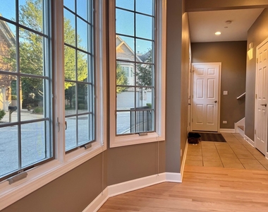 1522 Stonegate Manor - Photo Thumbnail 3